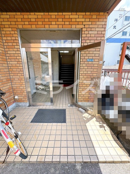 清和ハイツのエントランス
