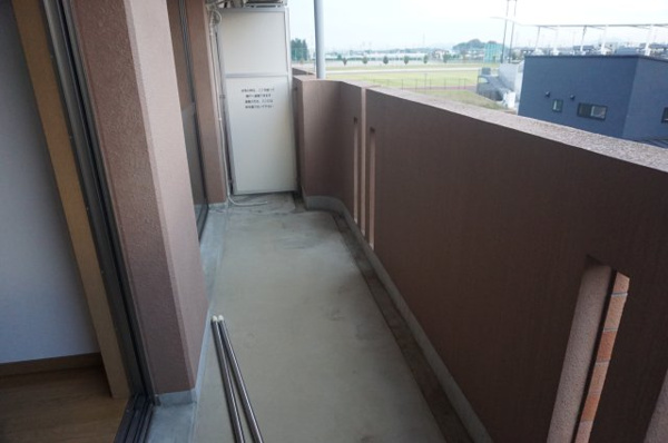 【Y.M. Jupiterのバルコニー】