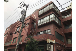 根橋ビルの外観