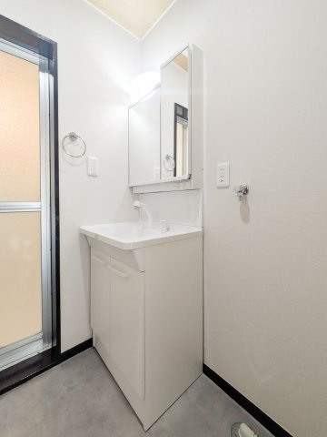 【ラ・ルーチェ小美玉の洗面所】