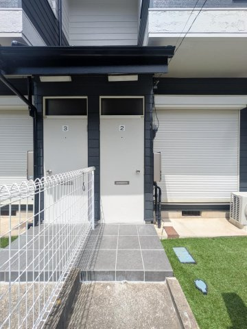 【ラ・ルーチェ小美玉のエントランス】