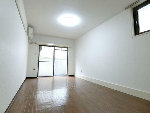 日興パレス永福町の洋室