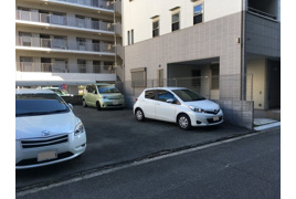 門田モータープールの外観