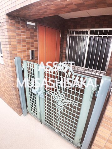 ダイアパレス プロヴァンシア武蔵境の玄関