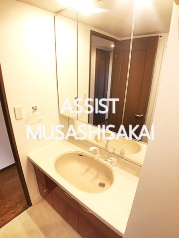 ダイアパレス プロヴァンシア武蔵境の独立洗面台