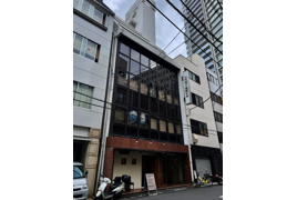 公大本町ビルの外観