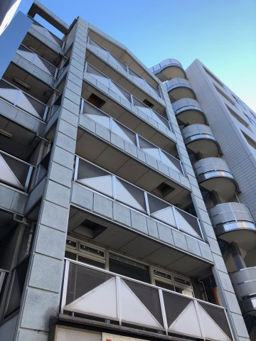 【荒川区西日暮里の事務所の外観】