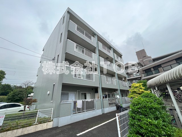 グリーンパレス柏野の外観