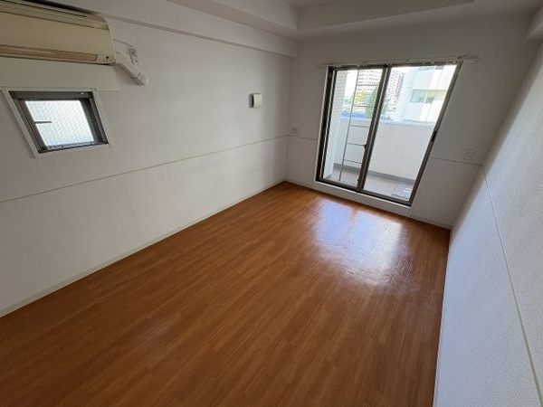 インベスト神戸エアフロントの居間