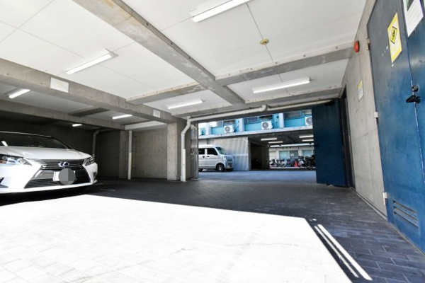 メネダスの駐車場