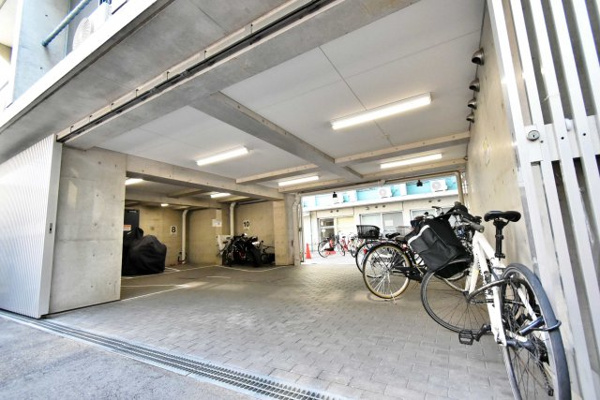 メネダスのその他