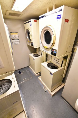 メネダスのその他