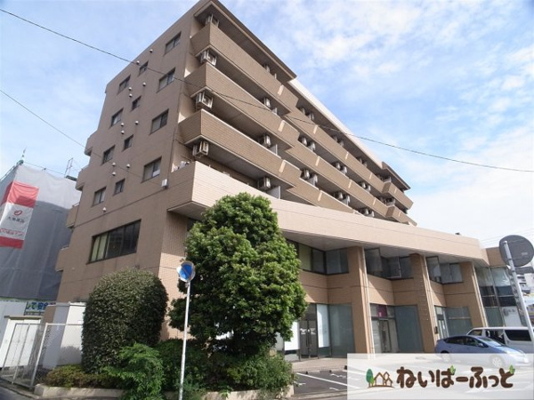 日栄ビルの外観