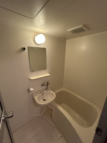 【シティーハイツEiの浴室】