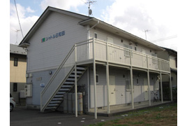 シャトル日和田の外観