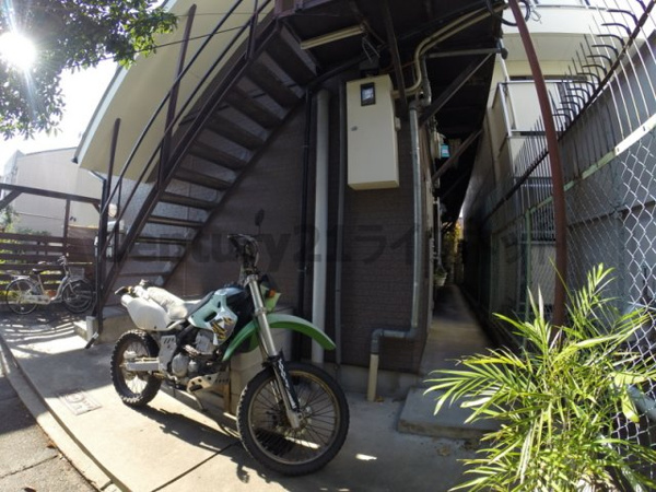 シックスブロック淡路のエントランス