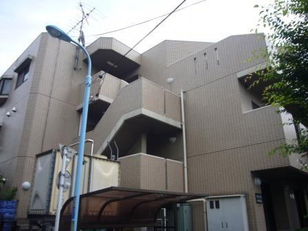 杉並区成田西のマンションの外観