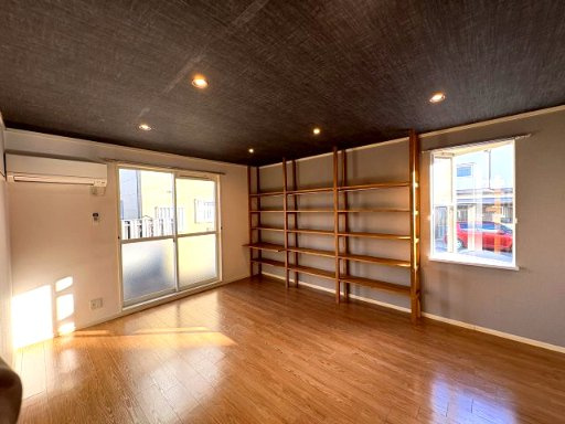 【ハイツアグラの居間】