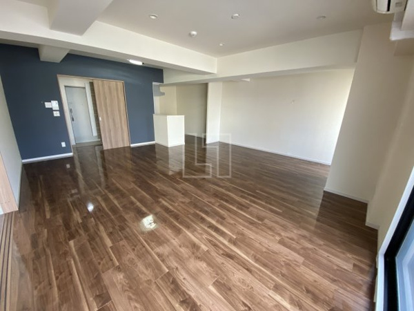 SHINSAIBASHI1921の居間