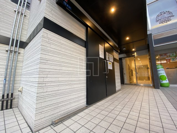 SHINSAIBASHI1921のエントランス