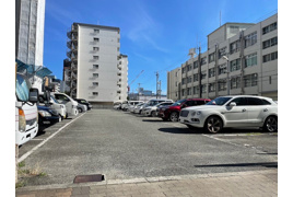 氷川モータープールの外観