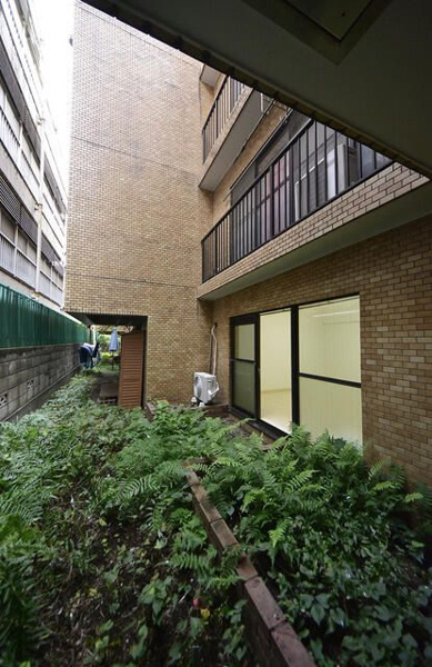 ライオンズマンション杉並妙法寺の庭