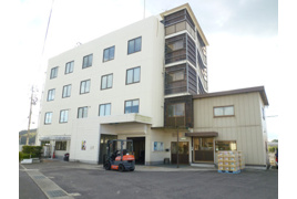 山岡オフィスビルの外観
