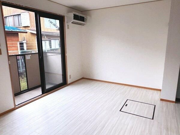 【エチュード関口の寝室】