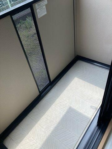 【エチュード関口のバルコニー】