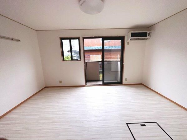 【エチュード関口の居間】