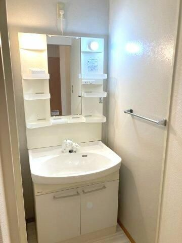 【エチュード関口の洗面所】