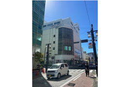 ジャンボーナックビルの外観