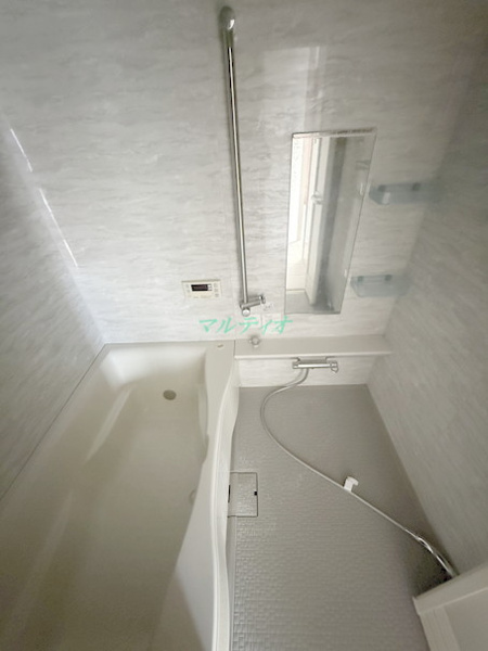 【メゾン・ド・トルティの浴室】