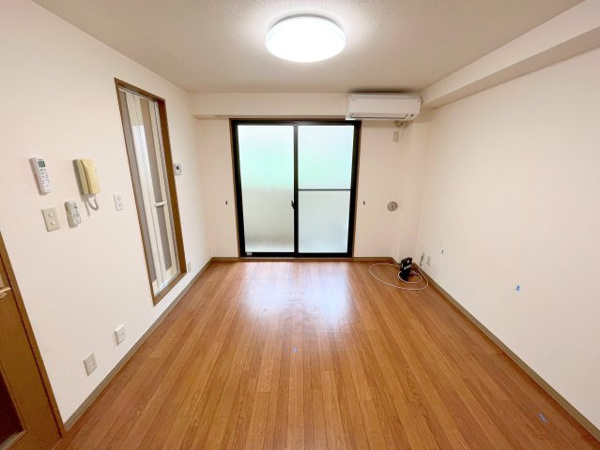 コーポ小林の居間