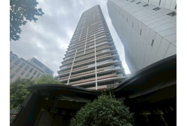 ローレルタワー堺筋本町の外観