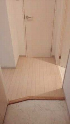 【パークヒルズ中央12の玄関】