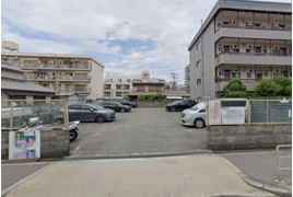 中川モータープールの外観