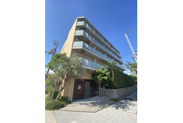 芦屋市船戸町のマンションの外観