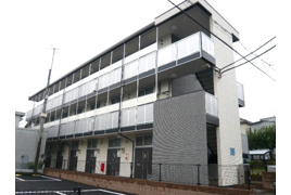 小池の外観