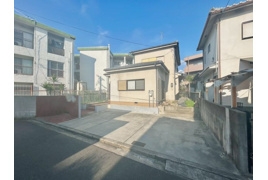 高鷲４丁目貸家の外観