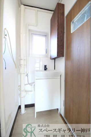 【新多聞第二住宅の洗面所】