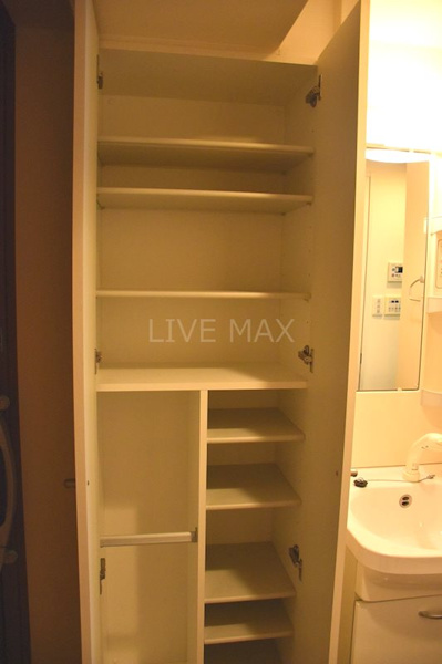 エステムプラザ京都烏丸五条の収納