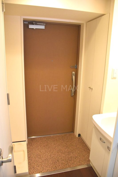 エステムプラザ京都烏丸五条の玄関