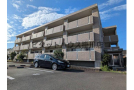 菊川市下平川のマンションの外観