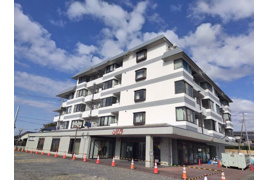 ラ・フェスタ小山の外観