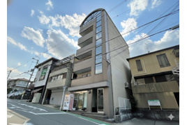生駒郡三郷町信貴ケ丘のマンションの外観
