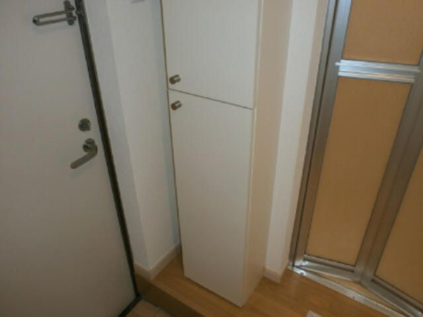 ソレイユ馬堀海岸の玄関