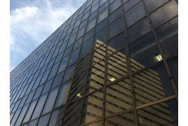 横浜西口加藤ビルの外観