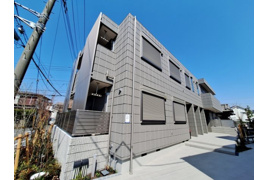 吉川市道庭のマンションの外観