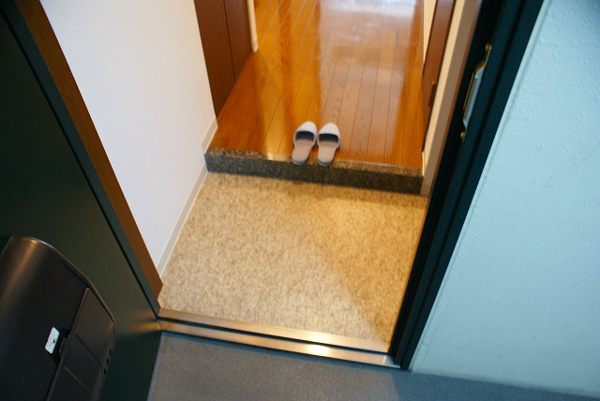 CityLifeクラウンハイム長堀通の玄関